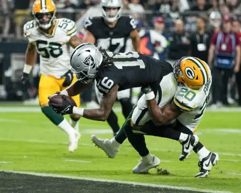 Raiders intercept Jordan Love 3 times, hold on to beat Packers 17-13