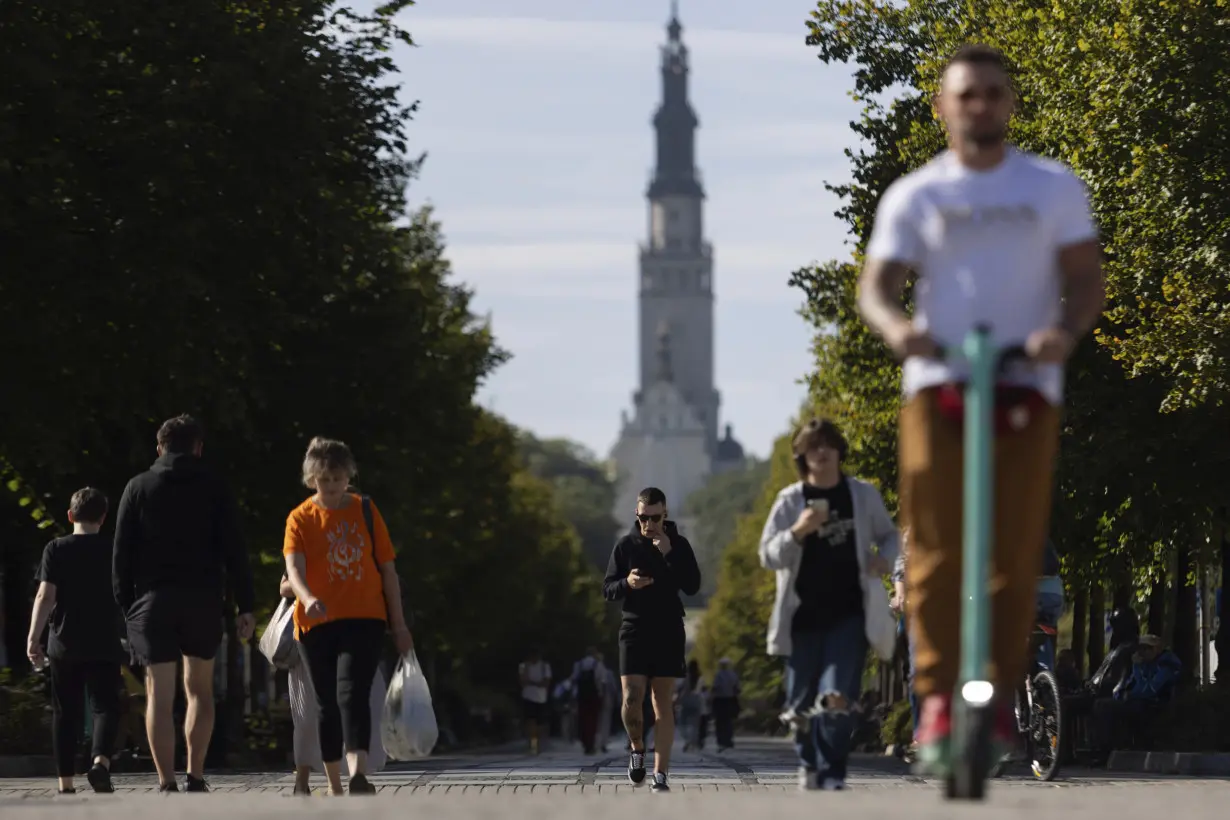 In Poland, church and state draw nearer, and some Catholic faithful rebel