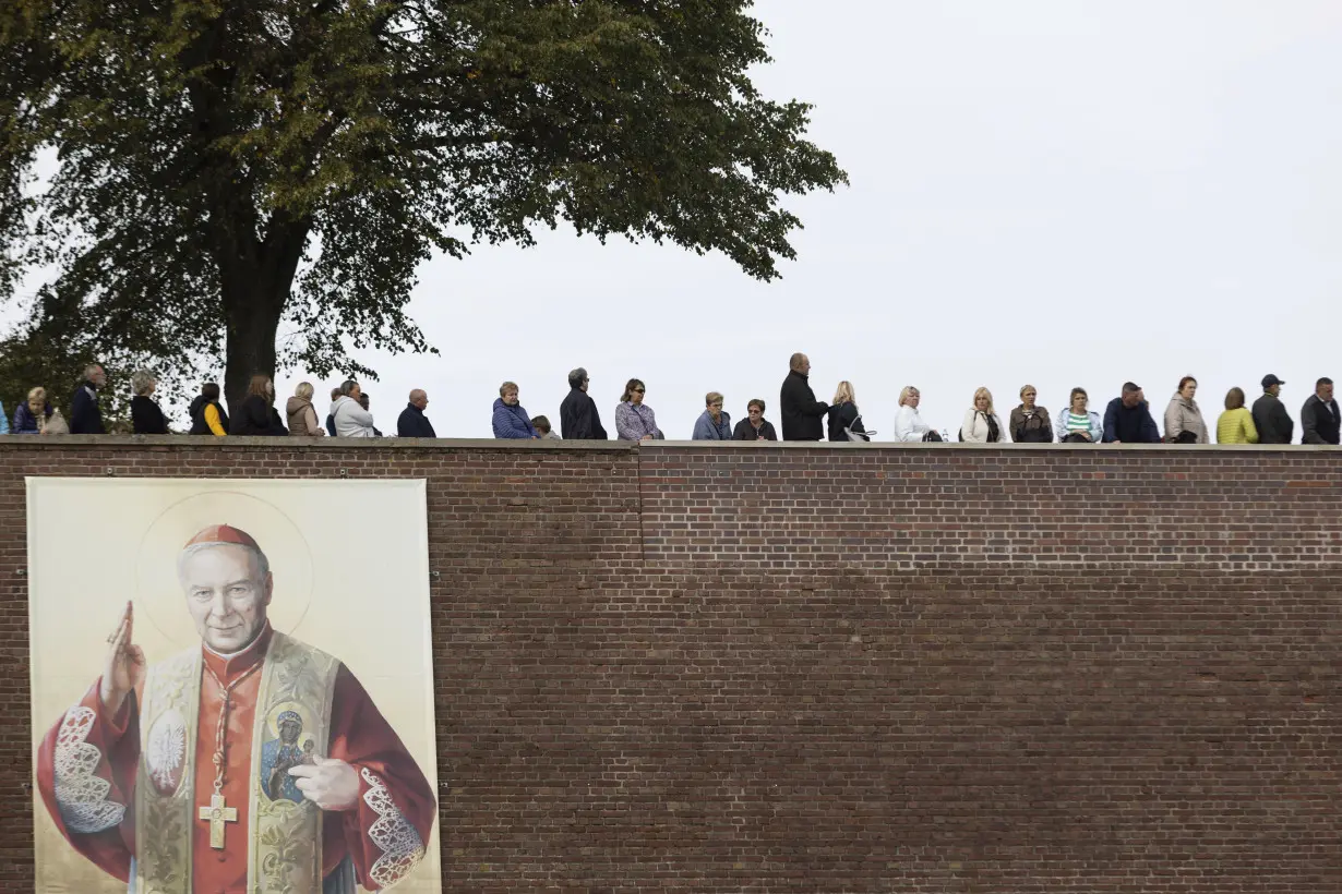 In Poland, church and state draw nearer, and some Catholic faithful rebel