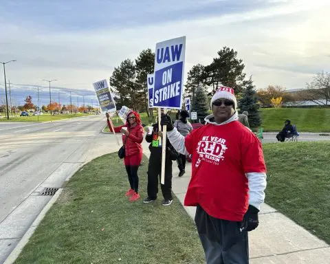 UAW and Stellantis reach tentative contract deal as union adds strike at Tennessee GM factory