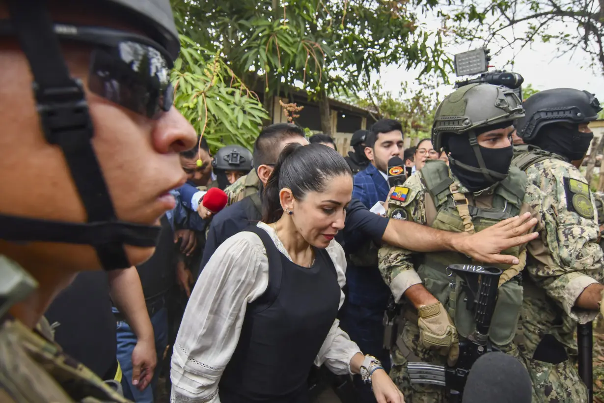 Daniel Noboa, heir to banana fortune, wins Ecuador’s presidential runoff election