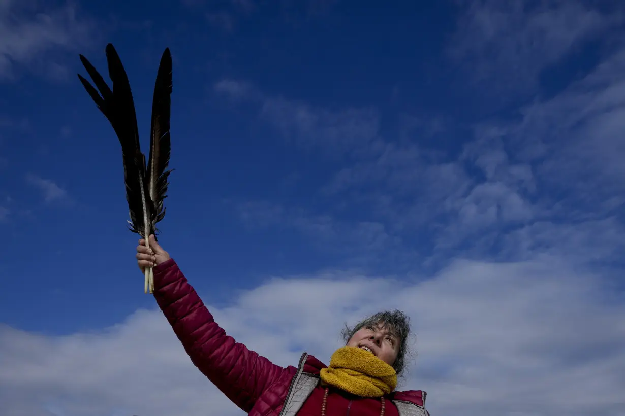 In the pope’s homeland, more Argentines are seeking spiritual answers beyond the church