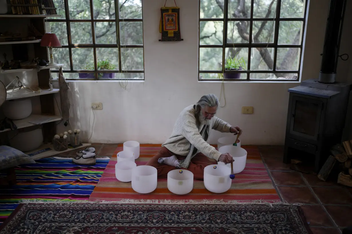 In the pope’s homeland, more Argentines are seeking spiritual answers beyond the church