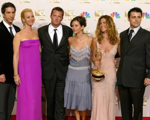 Matthew Perry's 'Friends' co-stars pay tribute to fallen cast mate