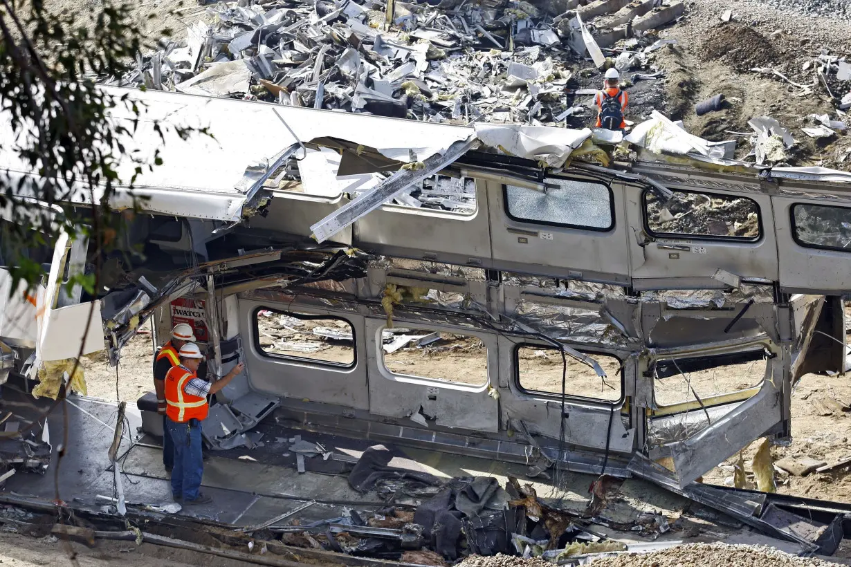 NTSB chair says new locomotive camera rule is flawed because it excludes freight railroads