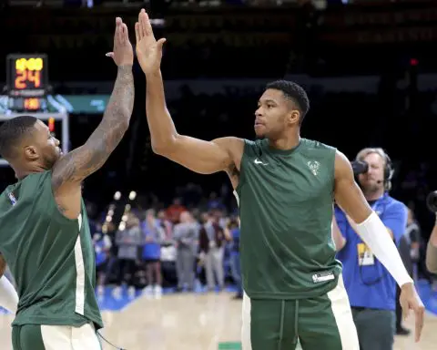 Antetokounmpo believes signing extension now should help the Bucks avoid distractions