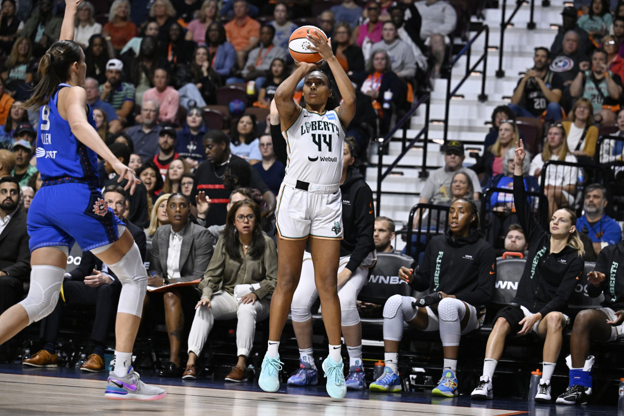 Jones, Stewart lead New York to first WNBA Finals in 21 years with 87-84 win over Connecticut