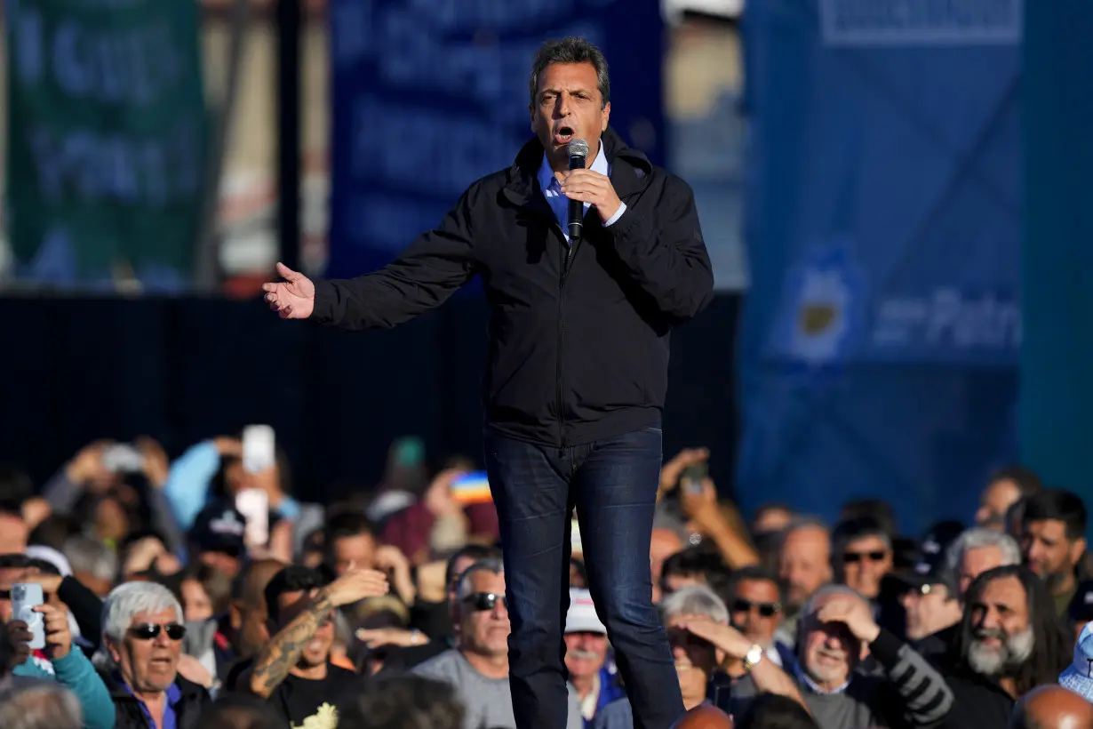 Down, but not out: Two Argentine political veterans seek to thwart upstart populist