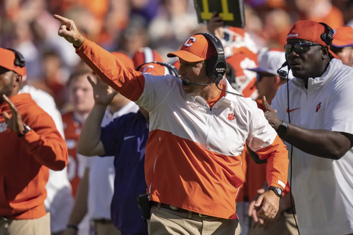 Take That, Tyler: Clemson, Swinney hold off No. 12 Notre Dame 31-23