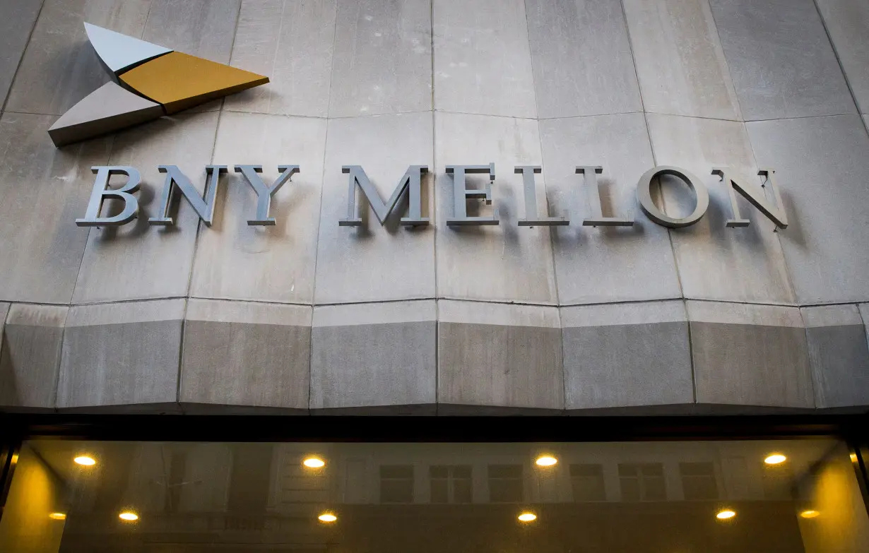 FILE PHOTO: The Bank of New York Mellon Corp. building at 1 Wall St. is seen in New York's financial district