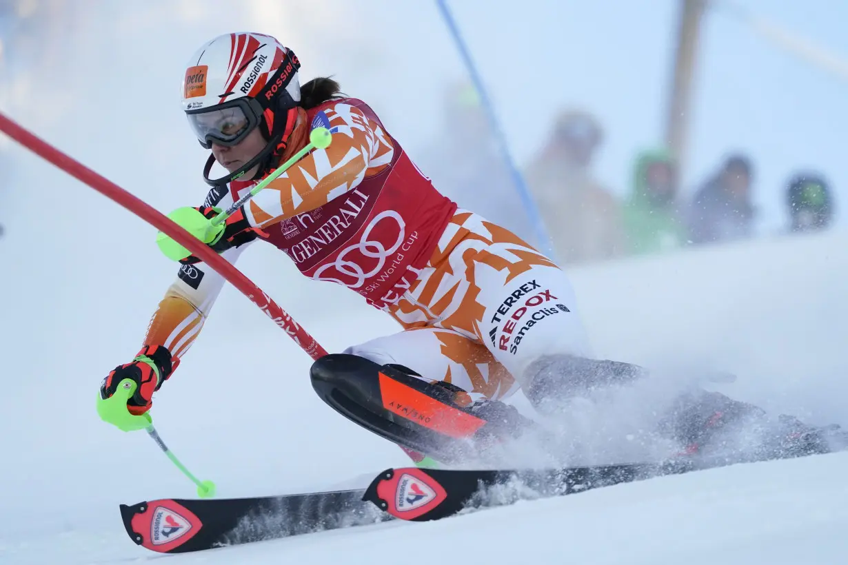 Shiffrin takes slalom for 89th World Cup win as 1st-run leader Vlhova fails to finish her second