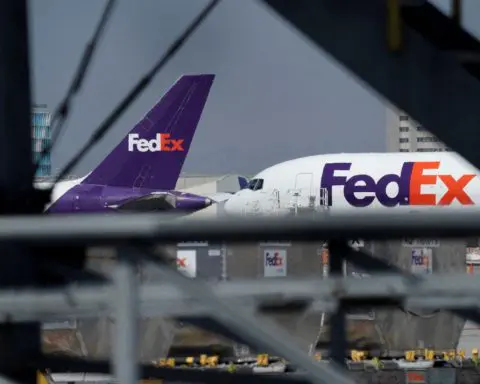 In market share battle, FedEx and UPS target retail returns