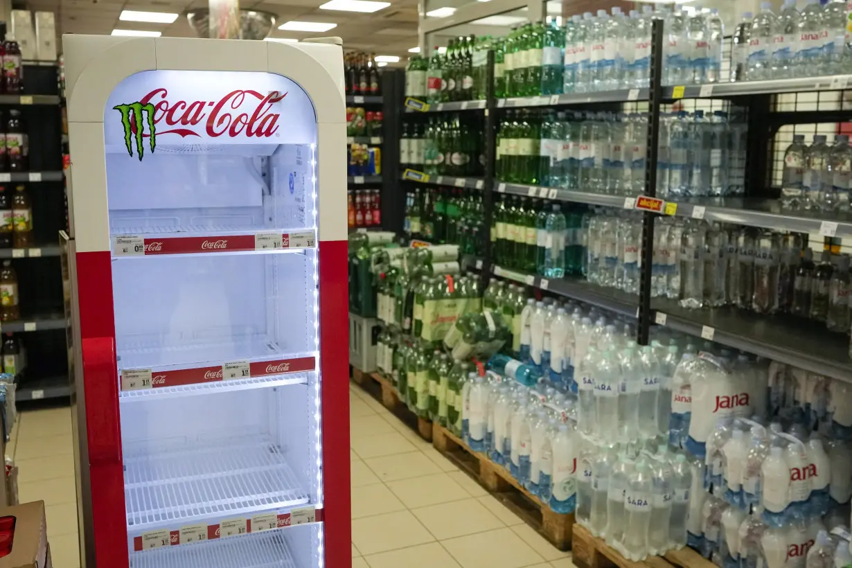 Croatia withdraws some bottled drinks and urges people to drink tap water after several fall ill