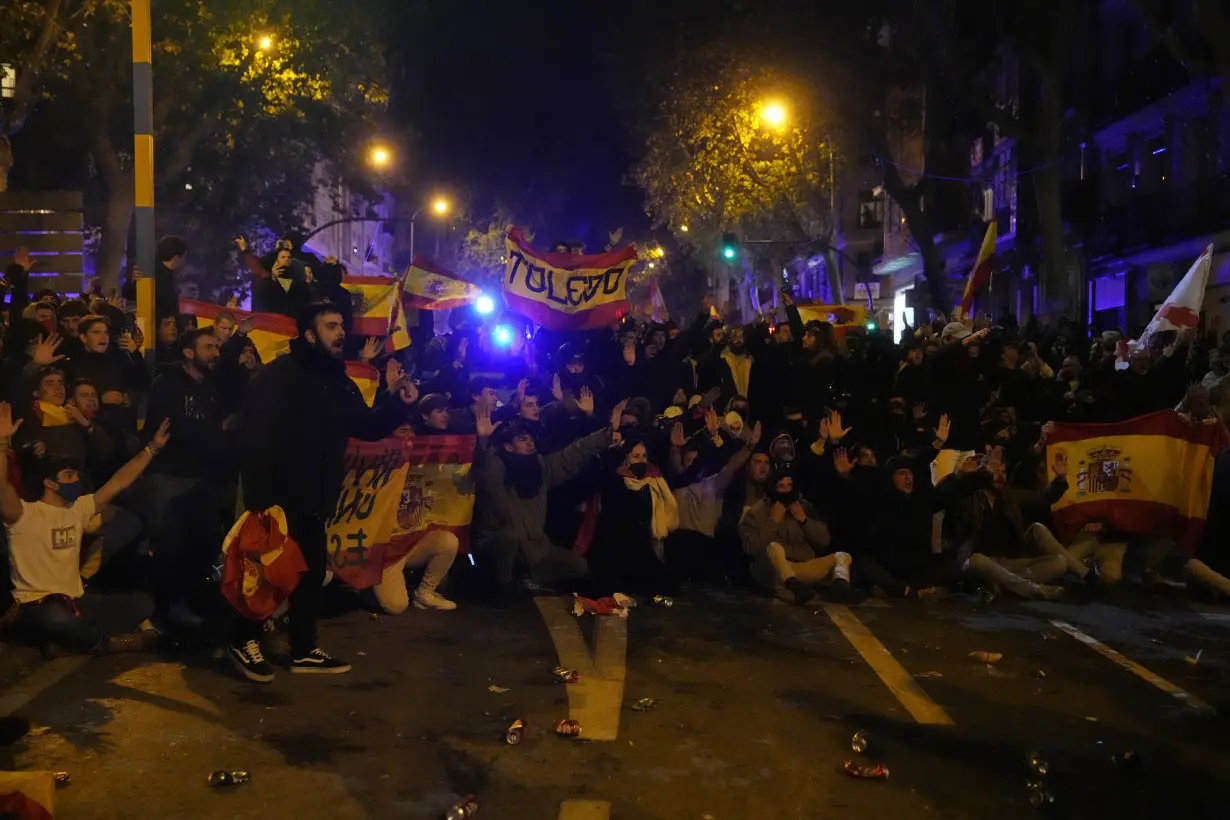 Protests turn ugly as pressure mounts on Spain's acting government for amnesty talks with Catalans