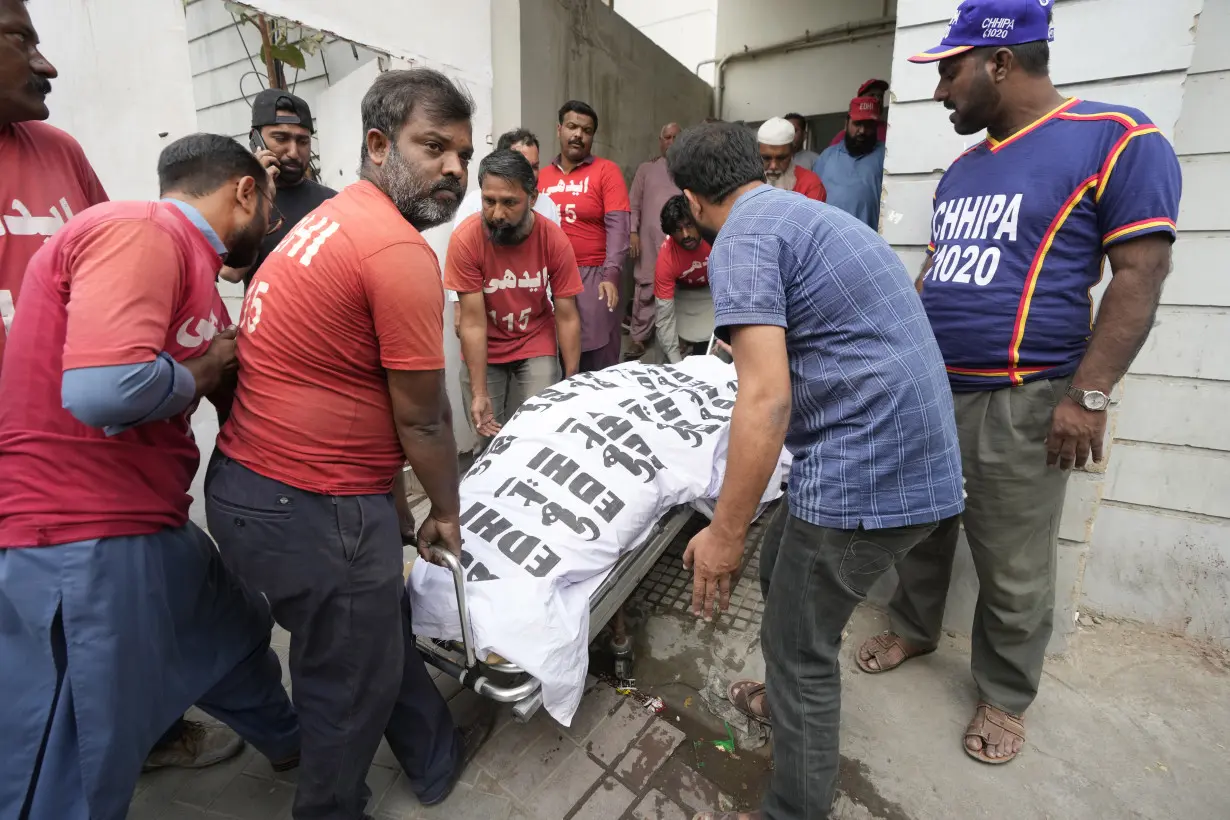 Pakistani shopping mall blaze kills at least 10 people and injures 22 others