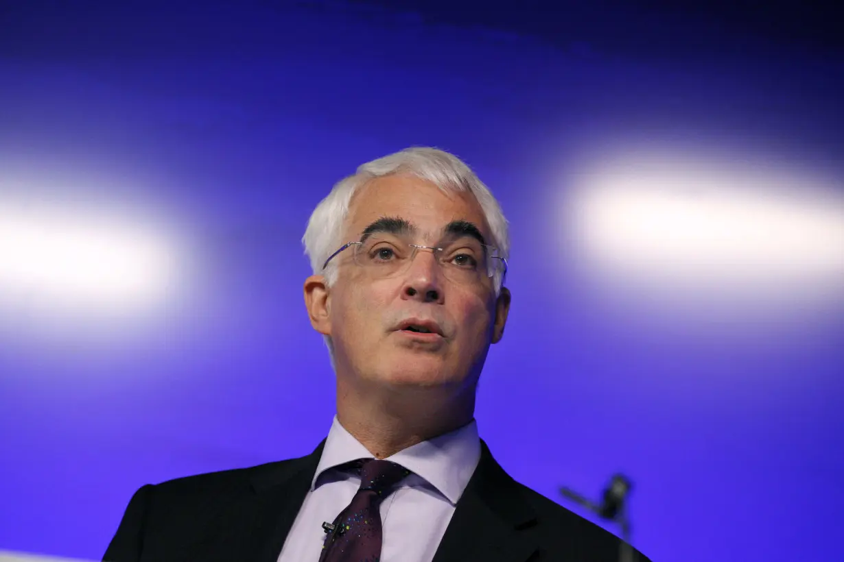 Former UK Treasury chief Alistair Darling, who steered nation through a credit crunch, has died