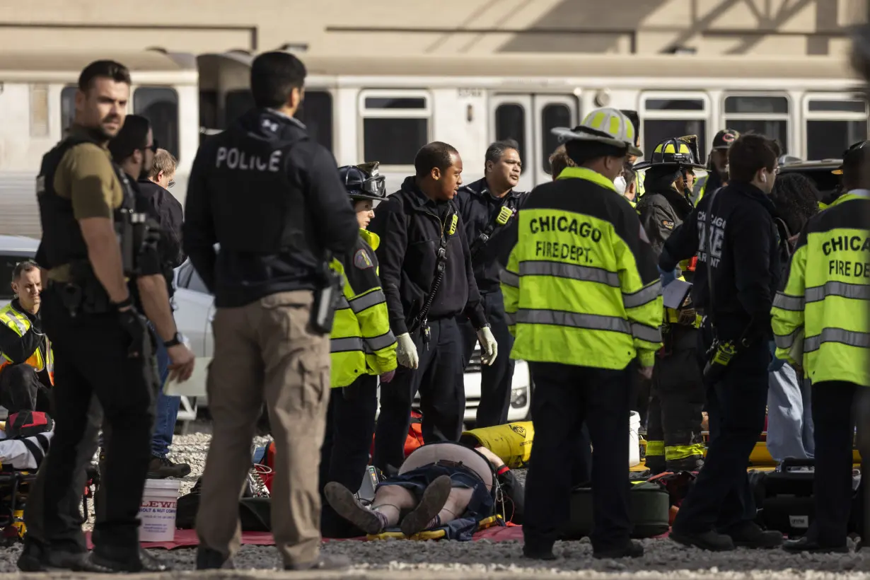 NTSB investigators focus on 'design problem' with braking system after Chicago commuter train crash