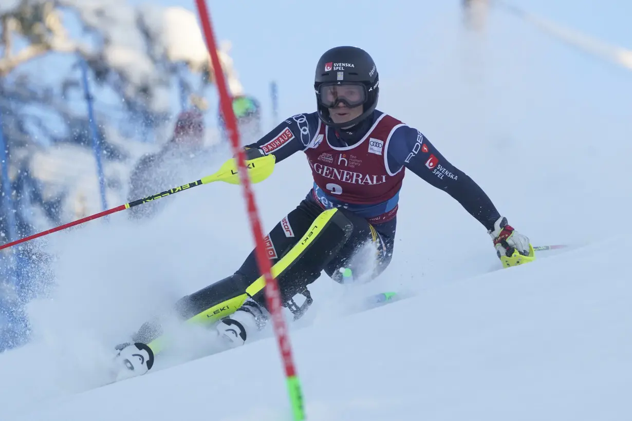 Shiffrin takes slalom for 89th World Cup win as 1st-run leader Vlhova fails to finish her second