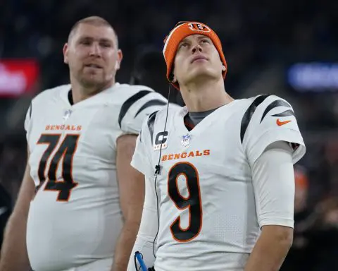 Bengals QB Joe Burrow forced out of loss to Ravens with sprained wrist