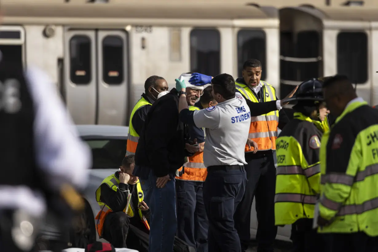 NTSB investigators focus on 'design problem' with braking system after Chicago commuter train crash