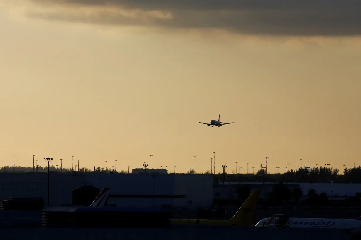 Federal Aviation Administration (FAA) slows the volume of airplane traffic over Florida