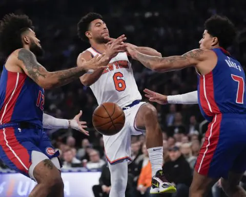 Brunson scores 42, Knicks send Pistons to franchise-record 16th straight loss