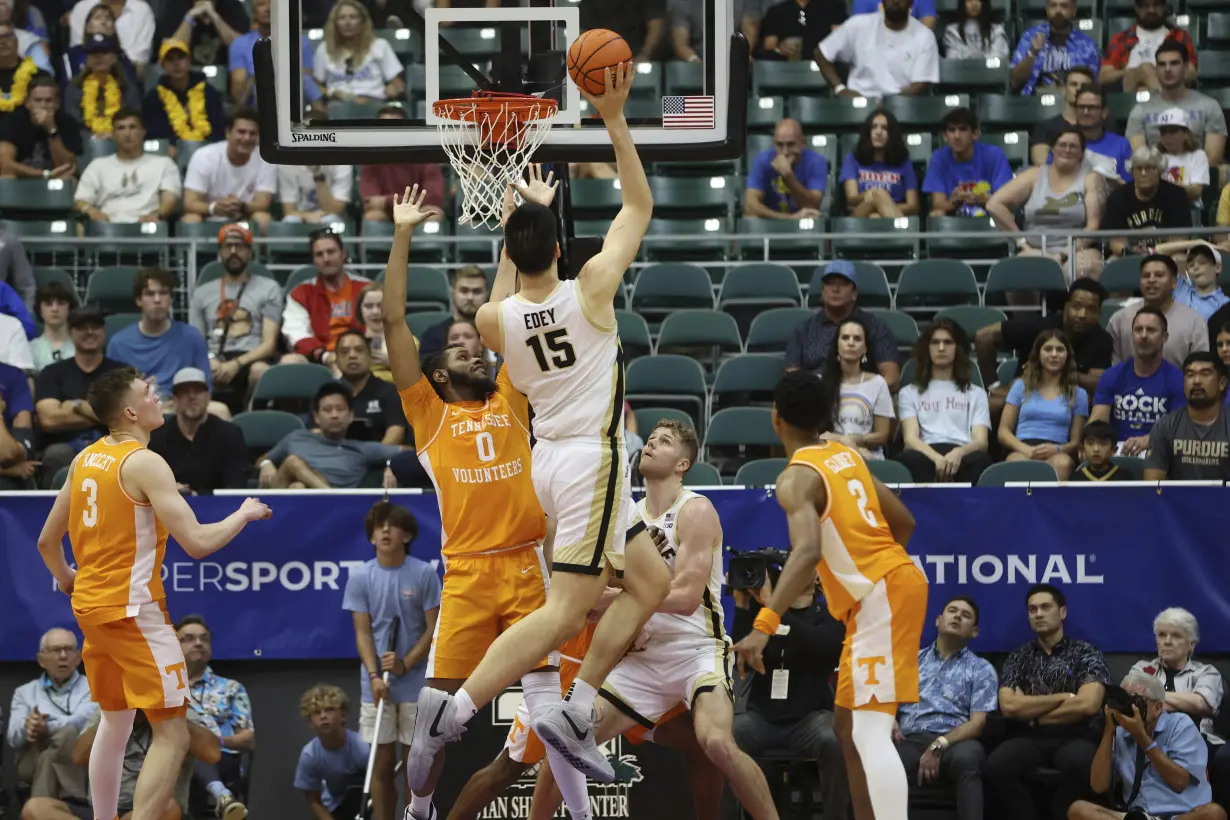 Loyer scores 27, Purdue pulls away late to beat Tennessee 71-67 in Maui Invitational