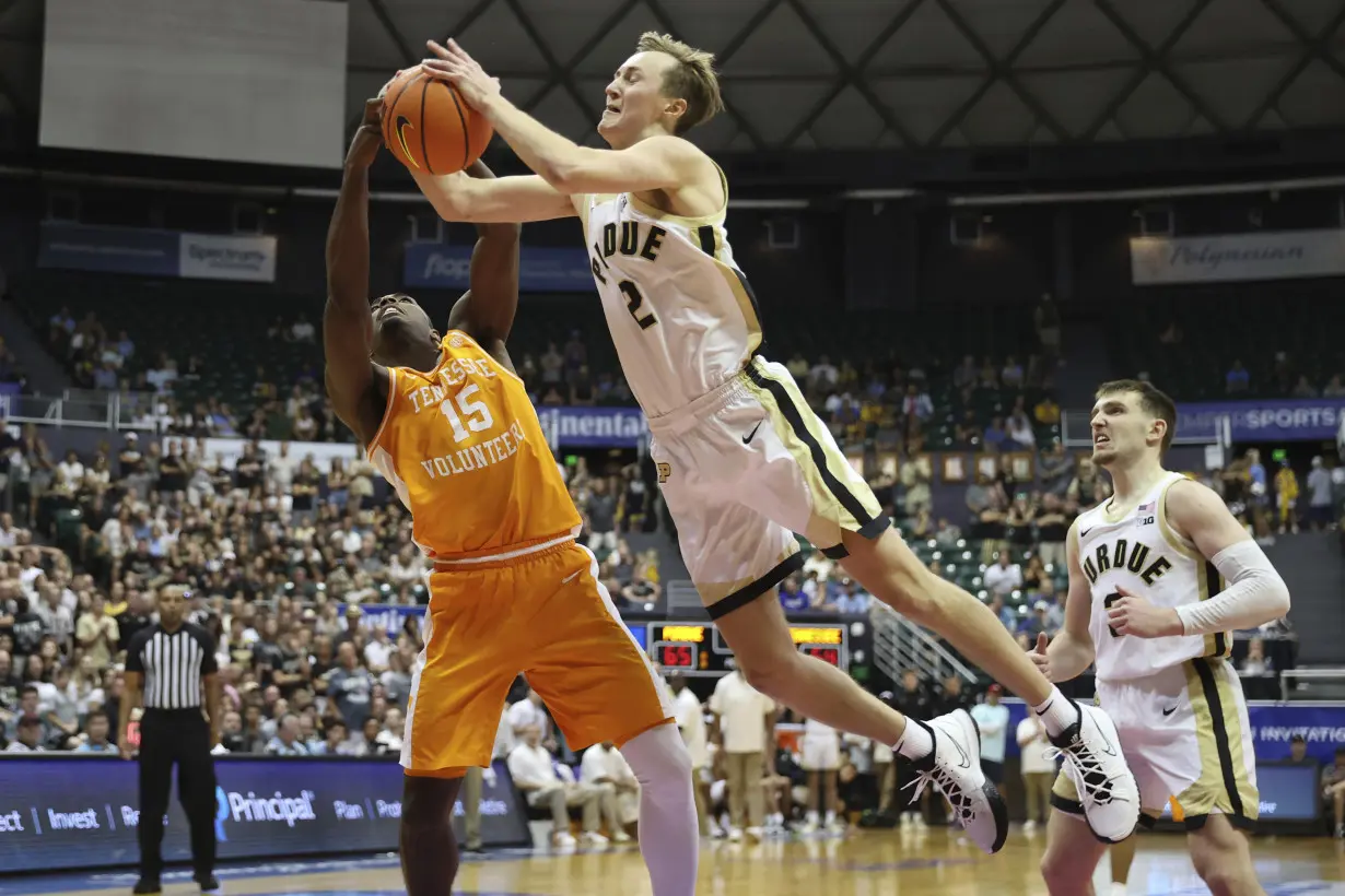 Loyer scores 27, Purdue pulls away late to beat Tennessee 71-67 in Maui Invitational