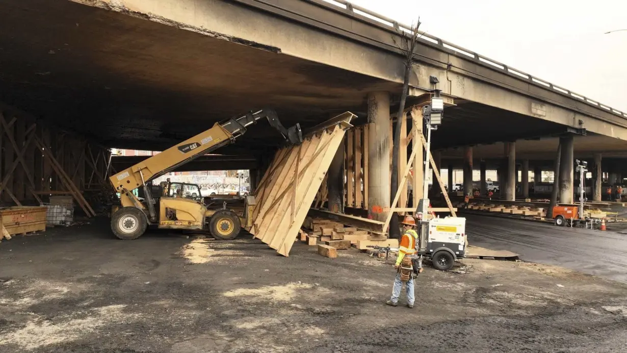 Los Angeles criticized for its handling of homelessness after 16 unhoused people escape freeway fire