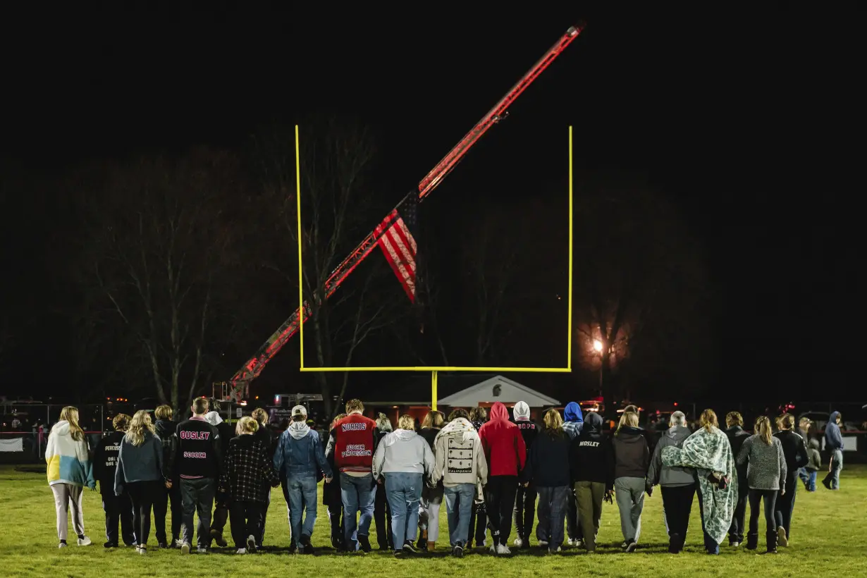 NTSB team visits scene of deadly Ohio interstate crash involving busload of high school students