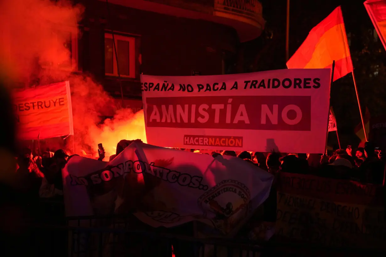 Protests turn ugly as pressure mounts on Spain's acting government for amnesty talks with Catalans