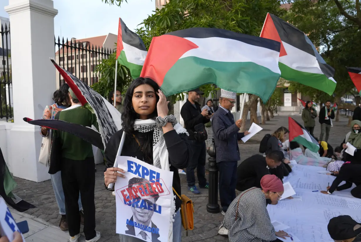 South African lawmakers vote in favor of closing Israel's embassy and cutting diplomatic ties