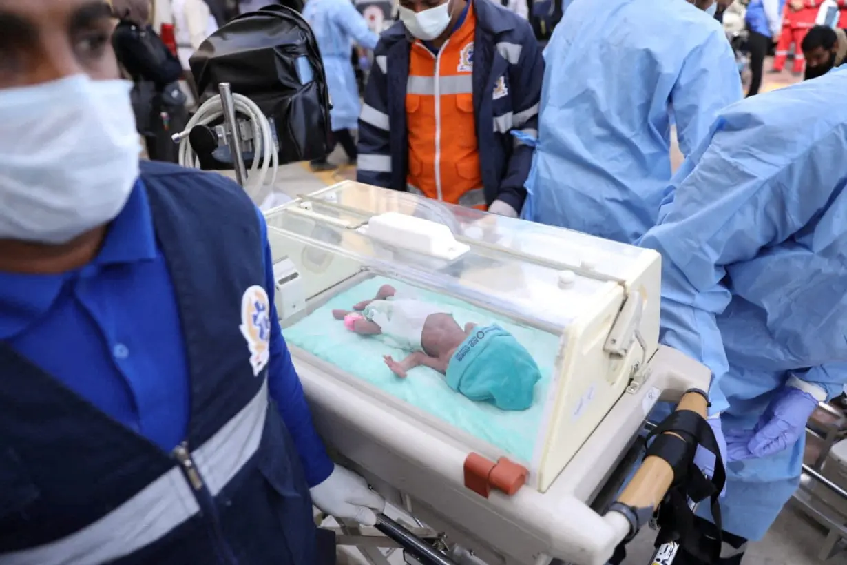 Medics transfer 28 premature babies from Gaza to Egypt