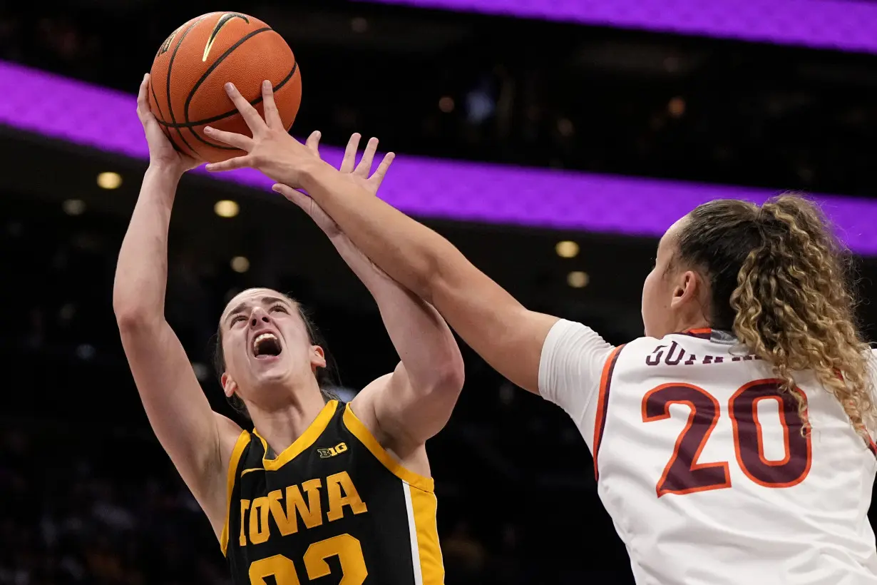 Caitlin Clark scores 44 points as No. 3 Iowa holds off No. 8 Virginia Tech in neutral site game