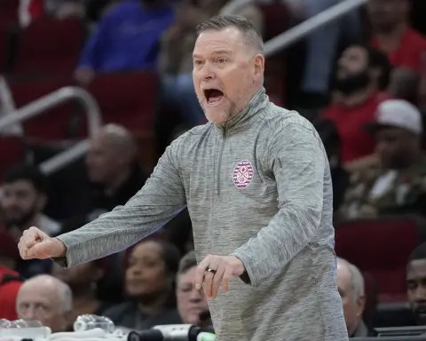 Michael Malone agrees to contract extension with reigning NBA champion Nuggets, AP source says