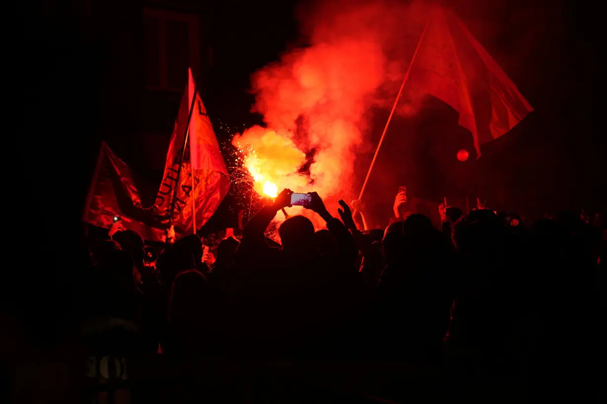 Protests turn ugly as pressure mounts on Spain's acting government for amnesty talks with Catalans