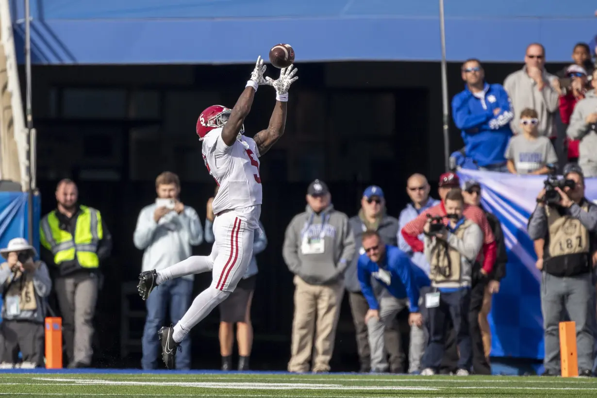 Jalen Milroe has 6 touchdowns, No. 8 Alabama blows out Kentucky 49-21 to clinch SEC West title