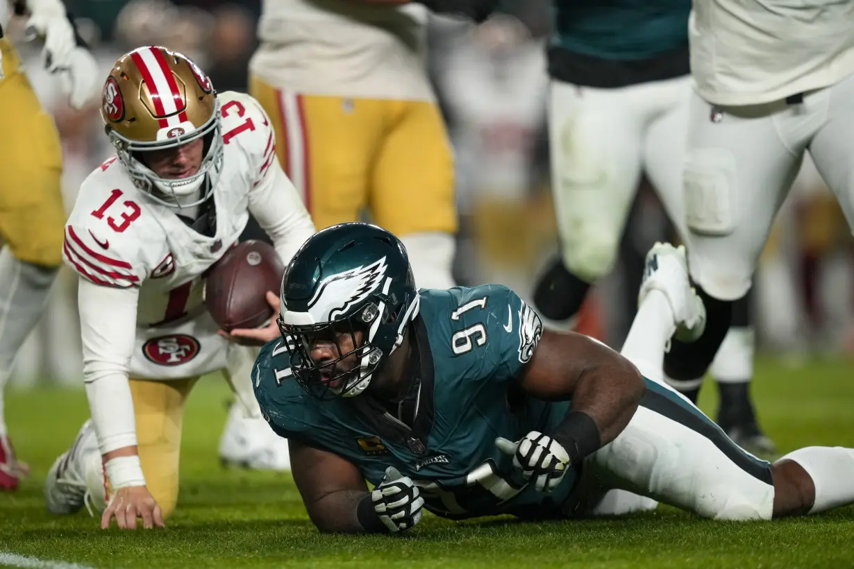 San Francisco's Brock Purdy throws 4 TD passes as 49ers thump injured Hurts, Eagles 42-19