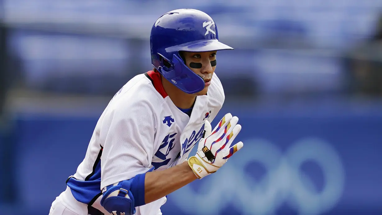 South Korean outfielder Jung Hoo Lee gets $113 million, 6-year deal with Giants, AP source says