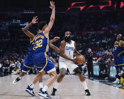 James Harden scores his 25,000th point, leads streaking Clippers past slumping Warriors 121-113