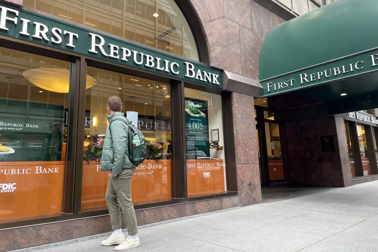 FILE PHOTO: A branch of First Republic Bank is seen after Jamie Dimon's JPMorgan Chase