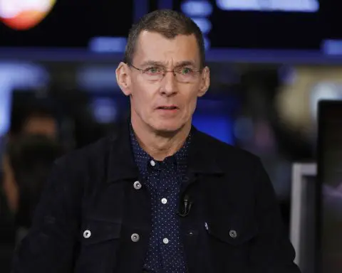 Levi's CEO Chip Bergh to step down in January, handing over leadership to former CEO of Kohl's