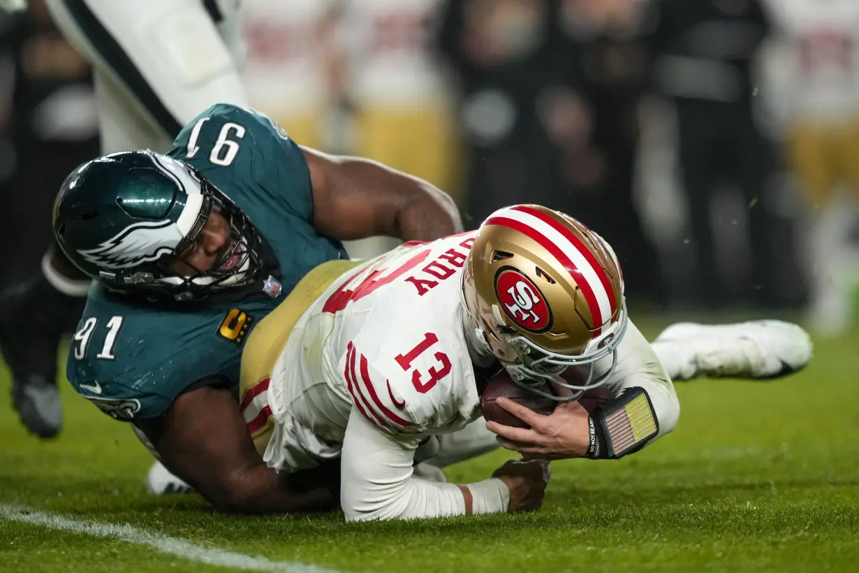 San Francisco's Brock Purdy throws 4 TD passes as 49ers thump injured Hurts, Eagles 42-19