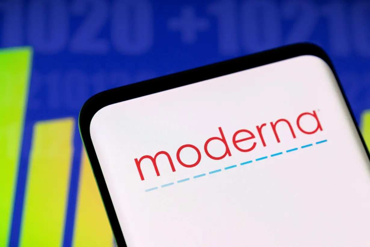 Moderna chief commercial officer steps down