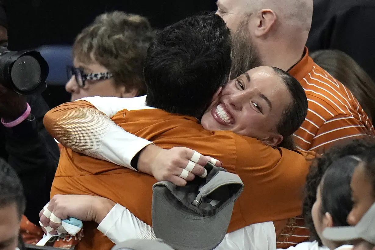 Madisen Skinner, freshman Ella Swindel help Texas defend volleyball title, sweep No. 1 Nebraska