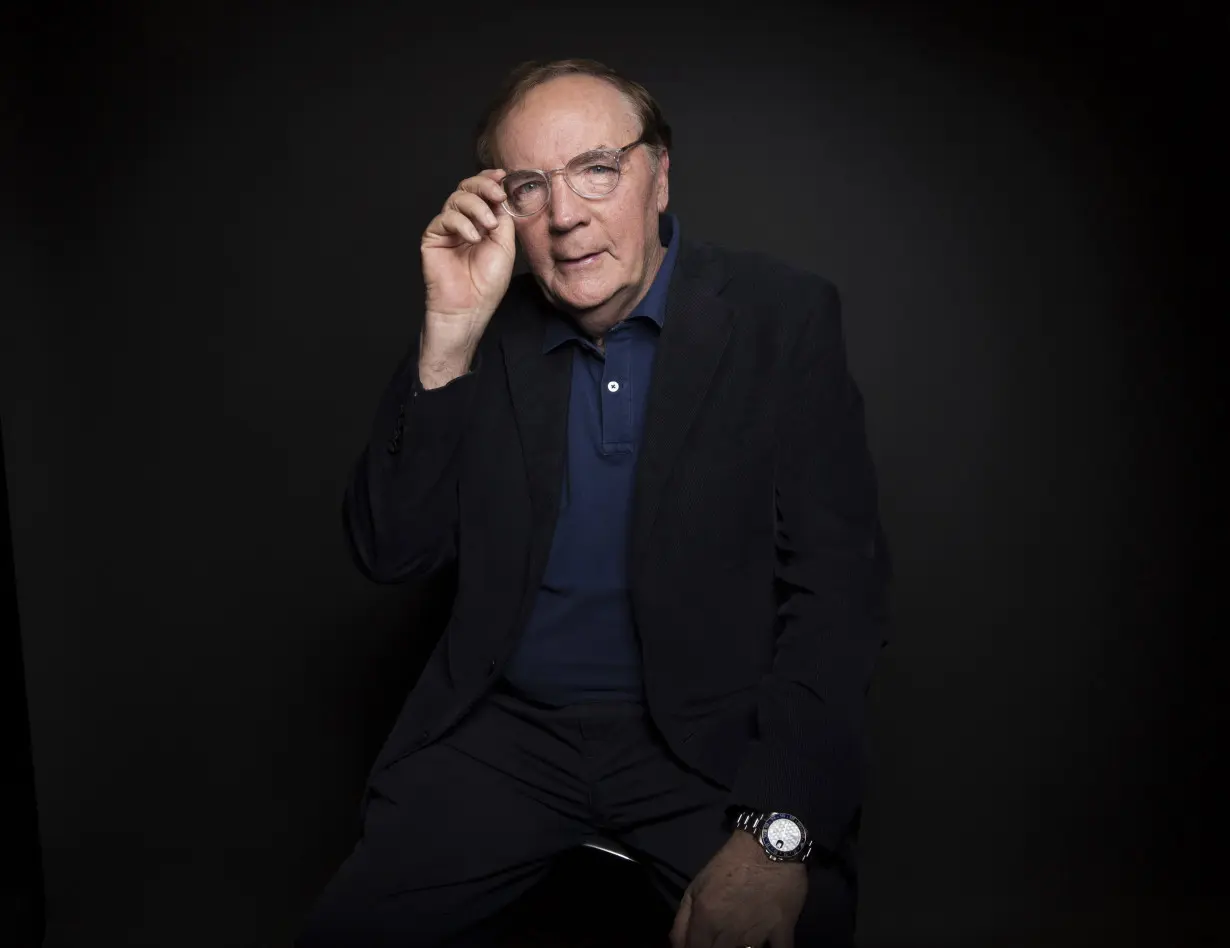James Patterson awards $500 bonuses to 600 employees at independent bookstores