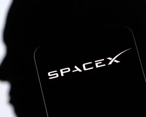 Musk's SpaceX value jumps closer to $180 billion in tender offer - Bloomberg News