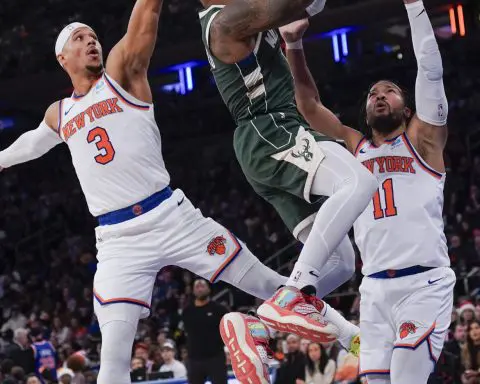 Brunson scores 38, Knicks snap Bucks' seven-game winning streak with 129-122 victory