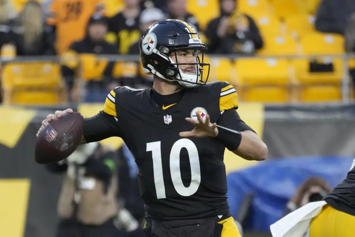 Pro Picks: Steelers will top Patriots in a close, low-scoring game featuring two struggling offenses