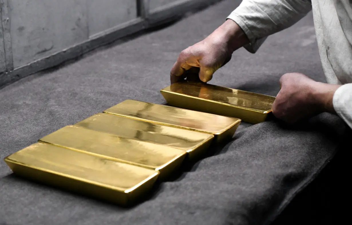 Production of gold at Novosibirsk precious metals plant